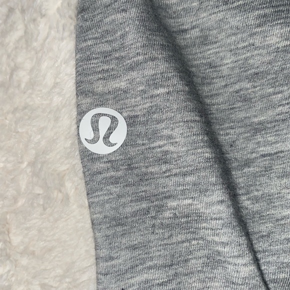 Lululemon Size 4 Grey Tank - Picture 2 of 3
